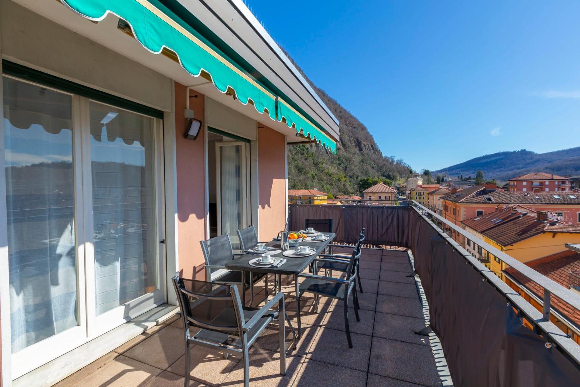 Appartamento Il Golfo Lake View - Happy Rentals Лавено Экстерьер фото