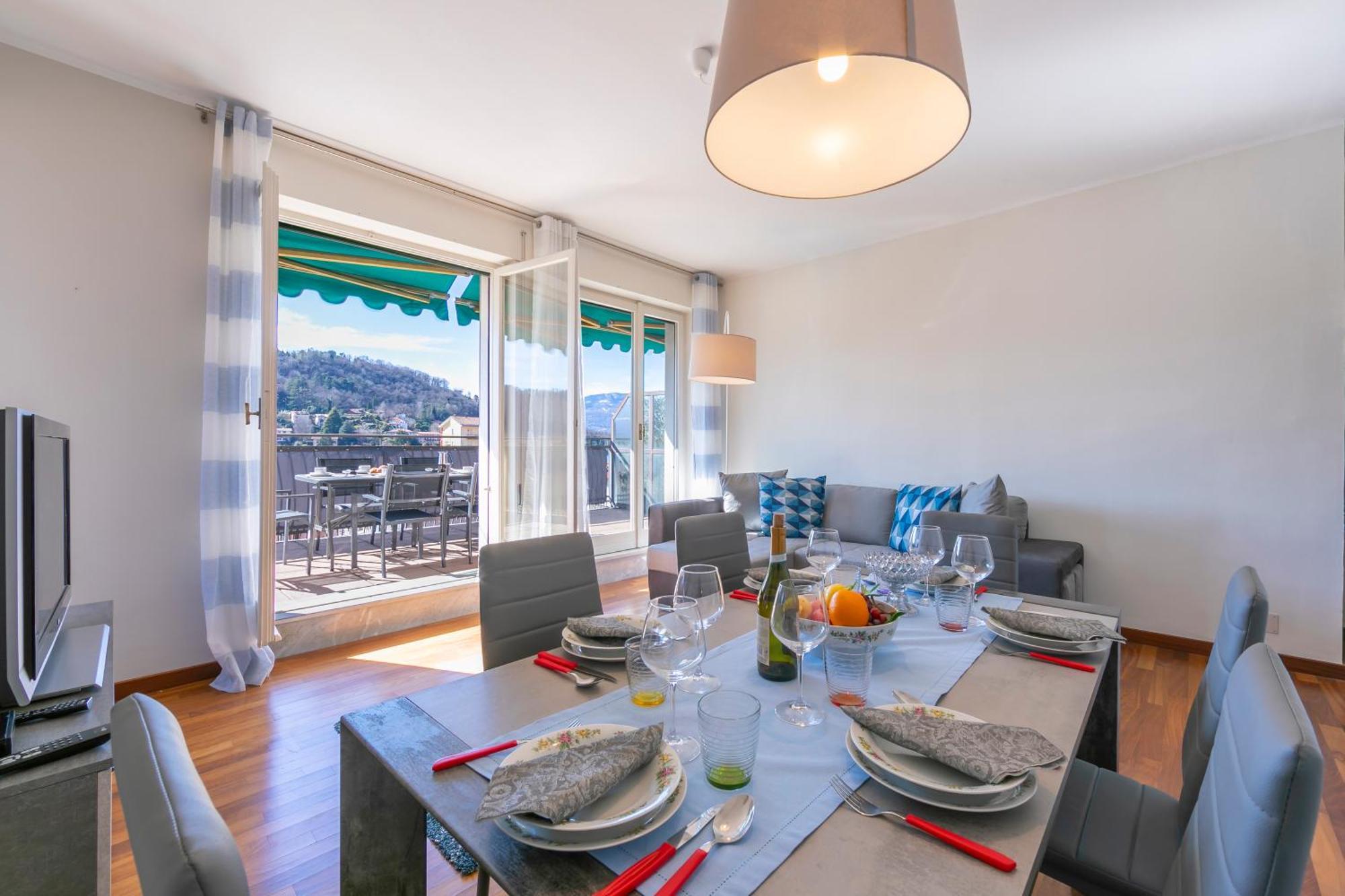 Appartamento Il Golfo Lake View - Happy Rentals Лавено Экстерьер фото